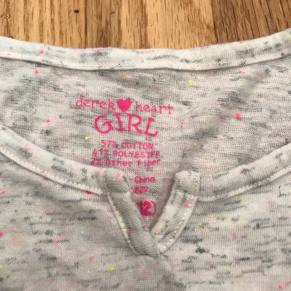 Derek Heart Tee with Fringes & Beads 10/12 - Picture 2 of 2